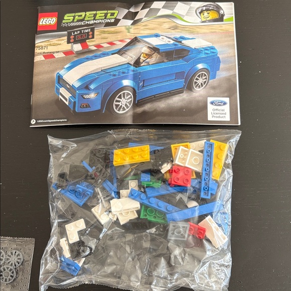 LEGO Speed Champions Ford Mustang GT - Blue and White - Picture 3 of 9